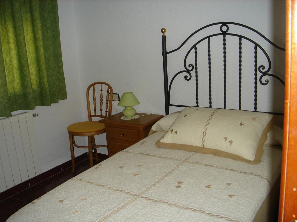 Apartamentos Serrano Ribatajada Buitenkant foto