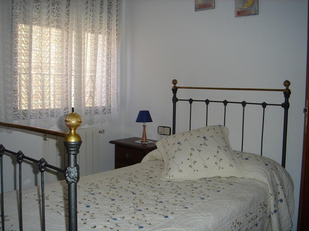 Apartamentos Serrano Ribatajada Buitenkant foto