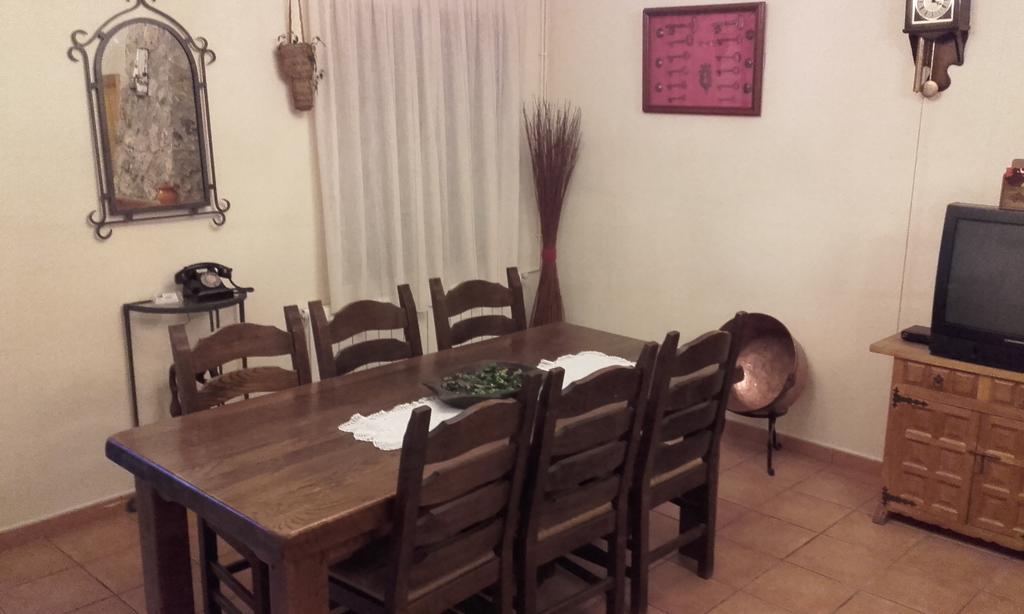 Apartamentos Serrano Ribatajada Buitenkant foto